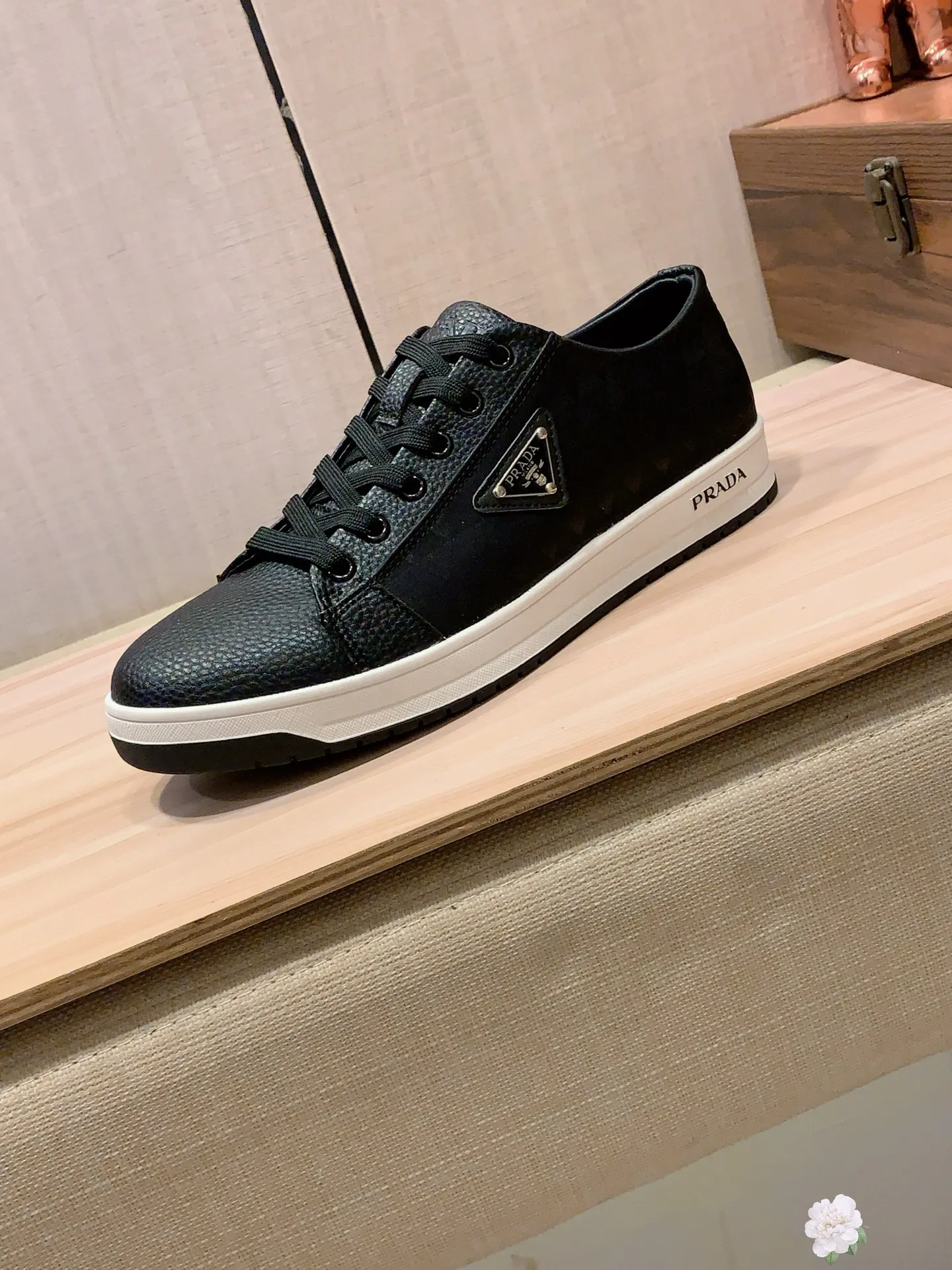 Men's Men's Shoes💰420💰💰🎩🎩[Lightning][Lightning] "PRADA*" The latest and most popular casual shoes, top brand [seduce] luxury~purchase, top~quality. [Strong] The upper is made of imported breathable cowhide with material ➕ breathable sheepskin lining (•) and fine workmanship. The original stylish and stylish soft rubber wear-resistant and non-slip outsole is light and comfortable on the feet. The real thing looks better when photographed in real life. No. 143: Code: 38-44, 45 can be customized, 3️⃣ colors are available